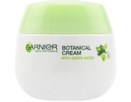 Денний крем для збереження молодості для нормальної і комбінованої шкіри Основний Догляд Garnier, 50 мл
