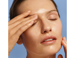 Weleda Cleansing Oil — гідрофільна олія для зняття макіяжу з органічним гамамелісом, 150 мл