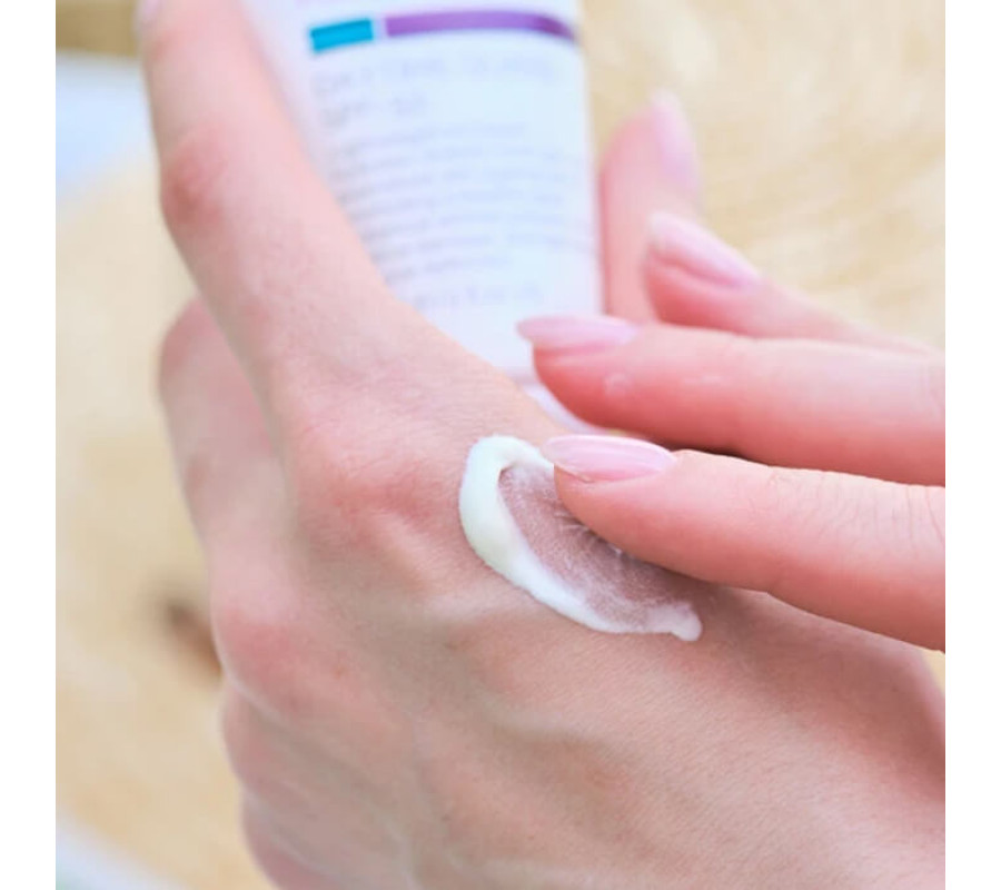 Денний крем для обличчя із захистом SPF 50 Line Repair Firm Daytime Guard SPF 50 Christina