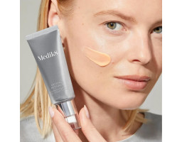 Нічна крем-сироватка з ретиналем 0.06% Crystal Retinal 6 Medik8, 30 мл