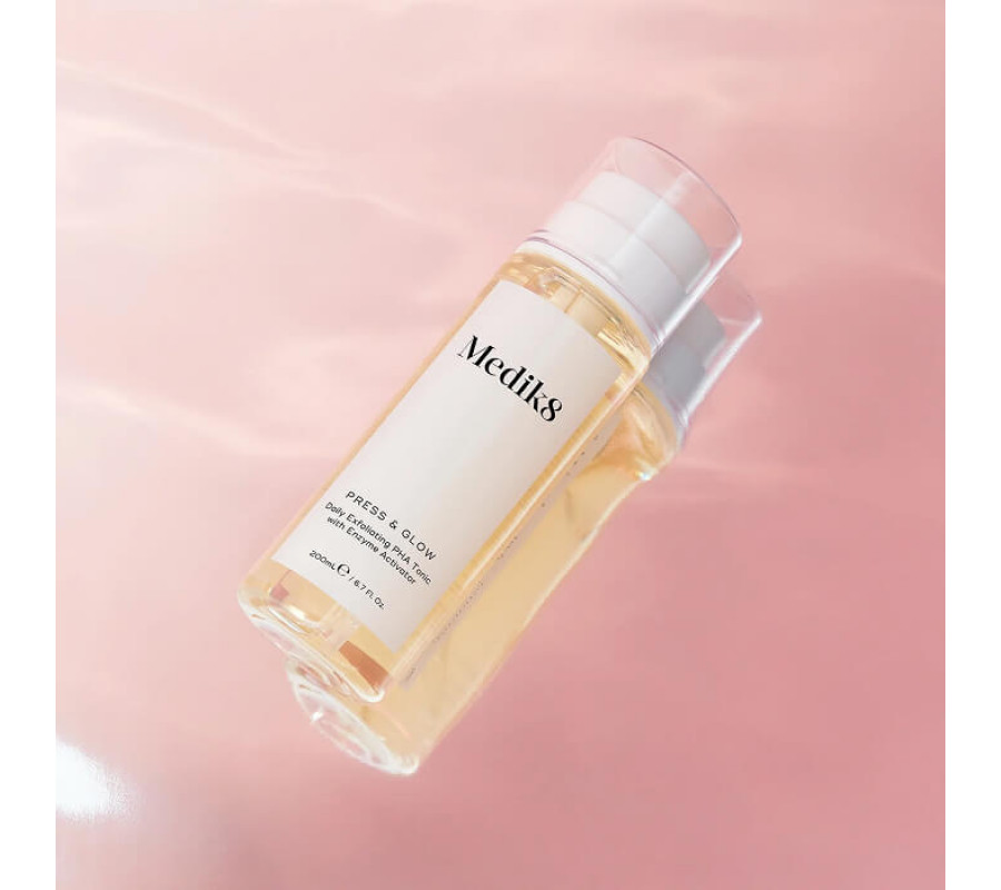 Щоденний відлущувальний тонік з кислотою PHA й активатором ферментів Press & Glow Medik8, 200 мл