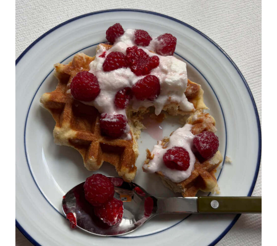 Кремові рум'яна для обличчя Pocket Blush Rhode Date cake, 5.3 г