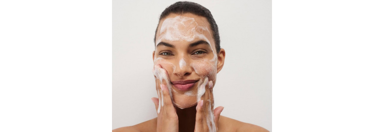 Базовий догляд за обличчям: схема вдома + SPF