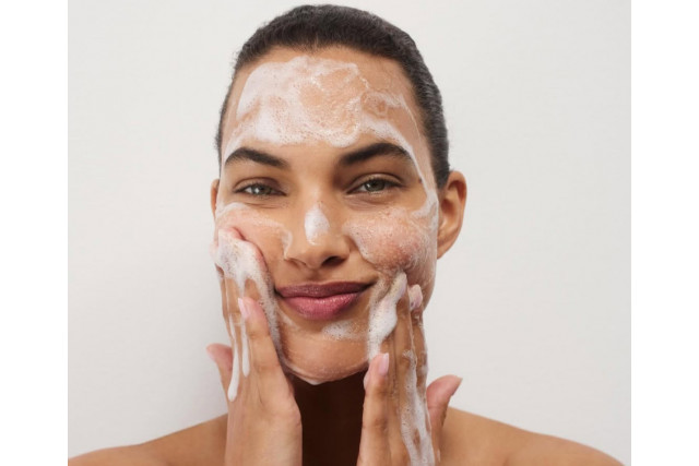 Как собрать базовый уход за лицом дома