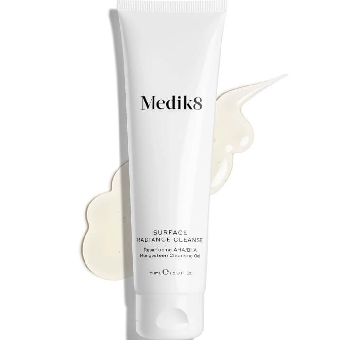 Очищаючий гель з AHA-кислотами та екстрактом мангомстана Surface Radiance Cleanse Medik8, 150 мл