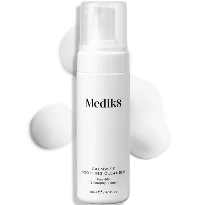 Очищающая пенка для чувствительной кожи Calmwise Soothing Cleanser Medik8, 150 мл